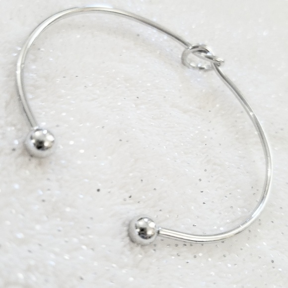 Silver love knot bangle silver bracelet NWT - Picture 6 of 7